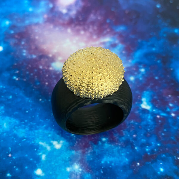 UN-04 Universe Carbon Ring with 750 Yellow Gold Shell